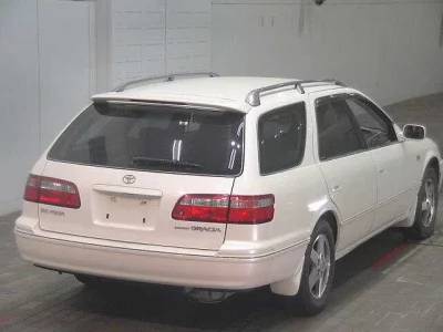 Toyota CAMRY  с аукциона в Японии