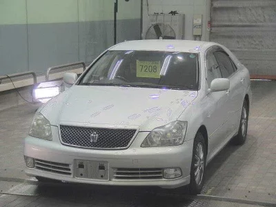Toyota CROWN  с аукциона в Японии