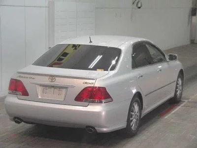 Toyota CROWN  с аукциона в Японии