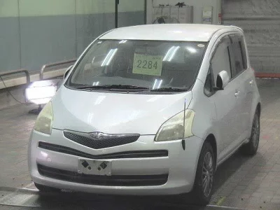 Toyota RACTIS  с аукциона в Японии