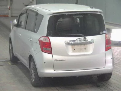 Toyota RACTIS  с аукциона в Японии