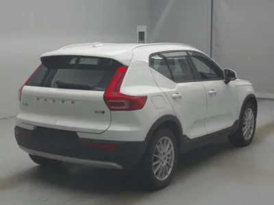 Volvo XC40  с аукциона в Японии
