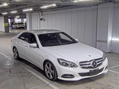 Mercedes-Benz E CLASS  с аукциона в Японии