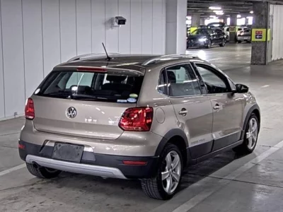Volkswagen CROSS POLO  с аукциона в Японии