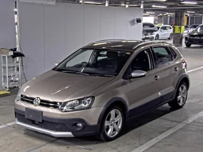 Volkswagen CROSS POLO  с аукциона в Японии