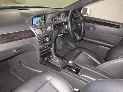 Mercedes-Benz E CLASS  с аукциона в Японии