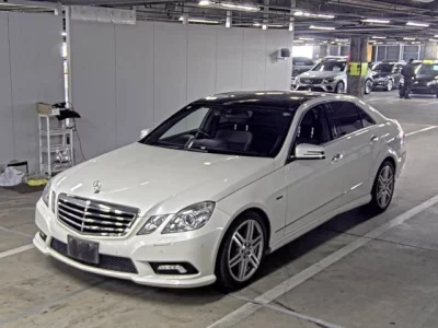 Mercedes-Benz E CLASS  с аукциона в Японии