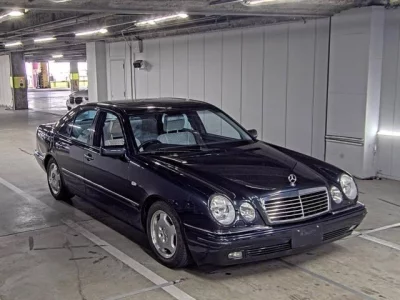 Mercedes-Benz E CLASS  с аукциона в Японии