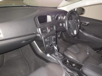 Volvo V40  с аукциона в Японии