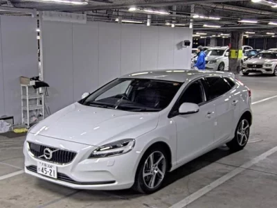 Volvo V40  с аукциона в Японии