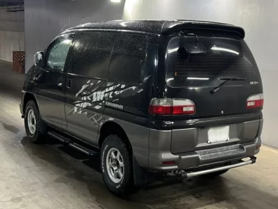 Mitsubishi DELICA  с аукциона в Японии