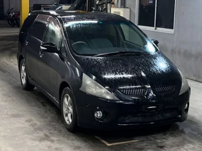 Mitsubishi GRANDIS  с аукциона в Японии