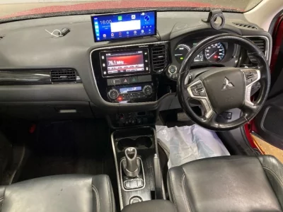 Mitsubishi OUTLANDER PHEV