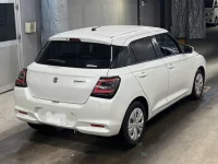 Suzuki SWIFT лот № 39 оценка 4.5  с аукциона в Японии 4