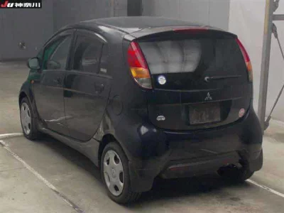 Mitsubishi i