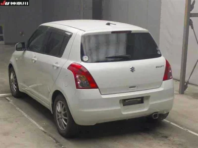 Suzuki SWIFT  с аукциона в Японии