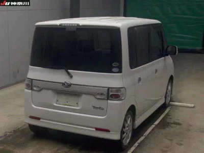 Daihatsu TANTO  с аукциона в Японии