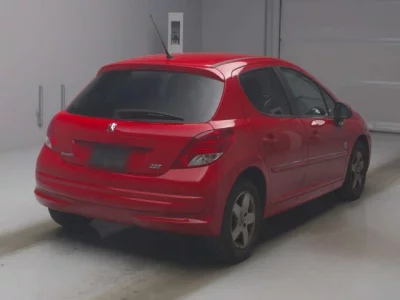 Peugeot 207  с аукциона в Японии