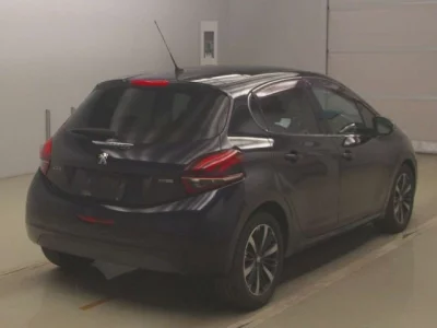 Peugeot 208  с аукциона в Японии