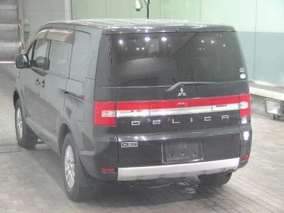 Mitsubishi Delica D:5