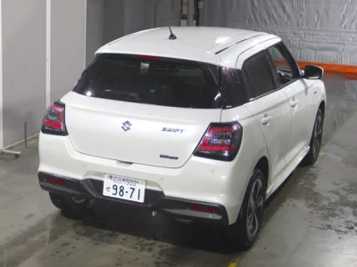 Suzuki SWIFT  с аукциона в Японии