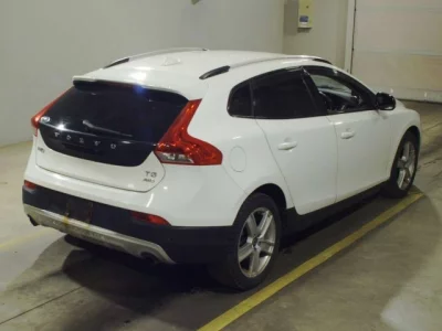 Volvo V40  с аукциона в Японии