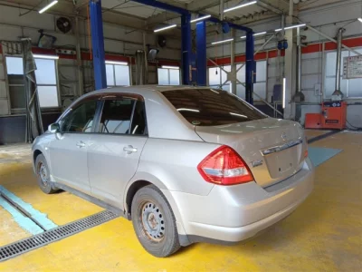 Nissan TIIDA LATIO  с аукциона в Японии