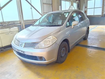 Nissan TIIDA LATIO  с аукциона в Японии