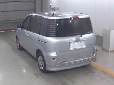 Toyota SIENTA  с аукциона в Японии