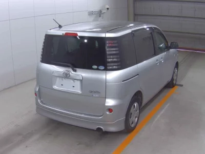 Toyota SIENTA  с аукциона в Японии