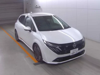 Nissan Aura