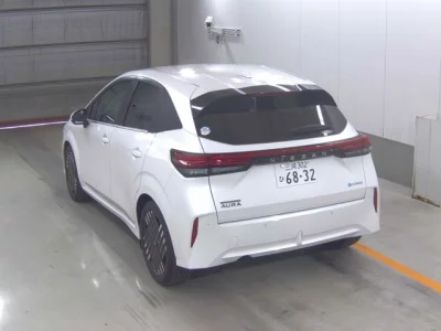 Nissan Aura