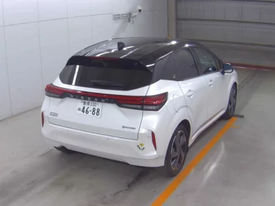 Nissan Aura