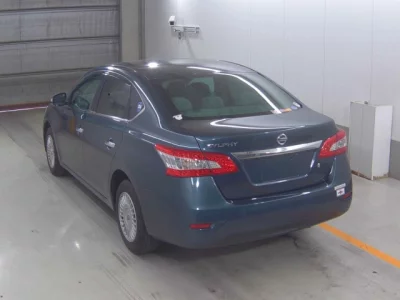 Nissan SYLPHY  с аукциона в Японии