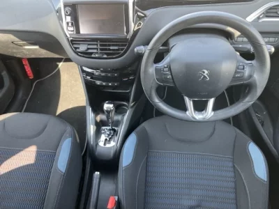 Peugeot 208  с аукциона в Японии