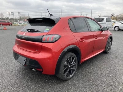 Peugeot 208  с аукциона в Японии