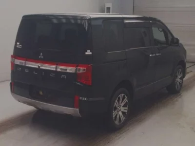 Mitsubishi Delica D:5