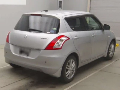 Suzuki SWIFT  с аукциона в Японии
