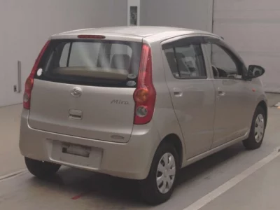 Daihatsu MIRA  с аукциона в Японии