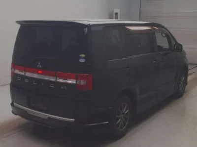 Mitsubishi DELICA D5