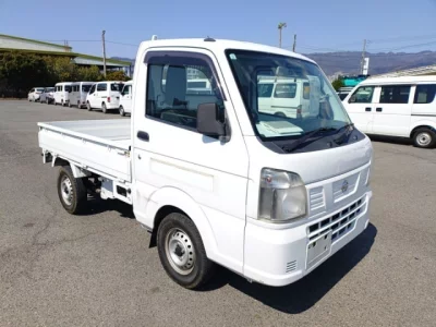 Nissan NT100 Clipper
