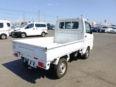 Nissan NT100 Clipper