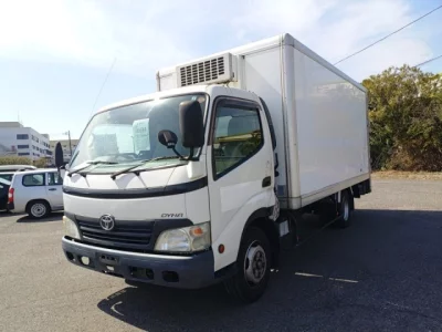 Toyota DYNA  с аукциона в Японии