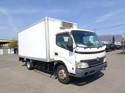 Toyota DYNA  с аукциона в Японии