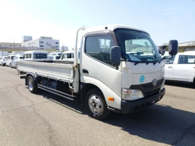 Toyota DYNA  с аукциона в Японии