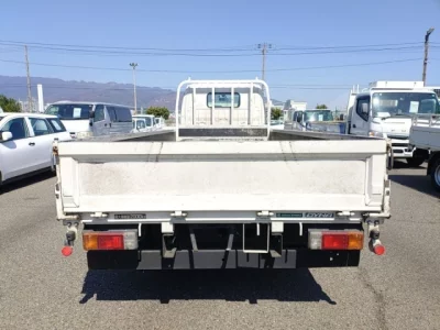 Toyota DYNA  с аукциона в Японии