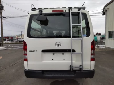 Toyota HiAce Van