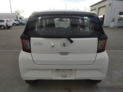 Toyota PIXIS EPOCH  с аукциона в Японии