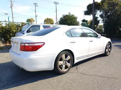 Lexus LS460L