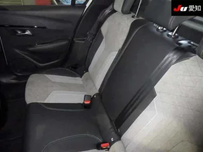 Peugeot 208  с аукциона в Японии